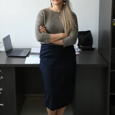 Амина, 44